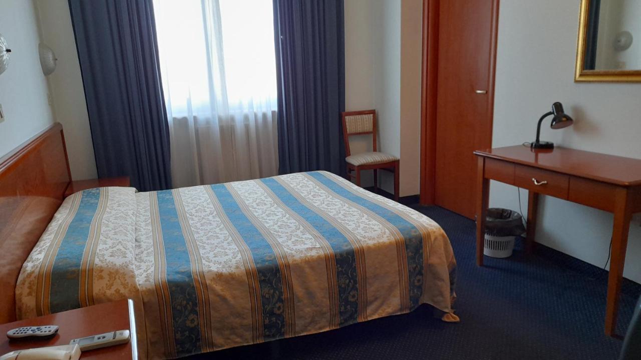 Hotel Tortorina Urbino Extérieur photo
