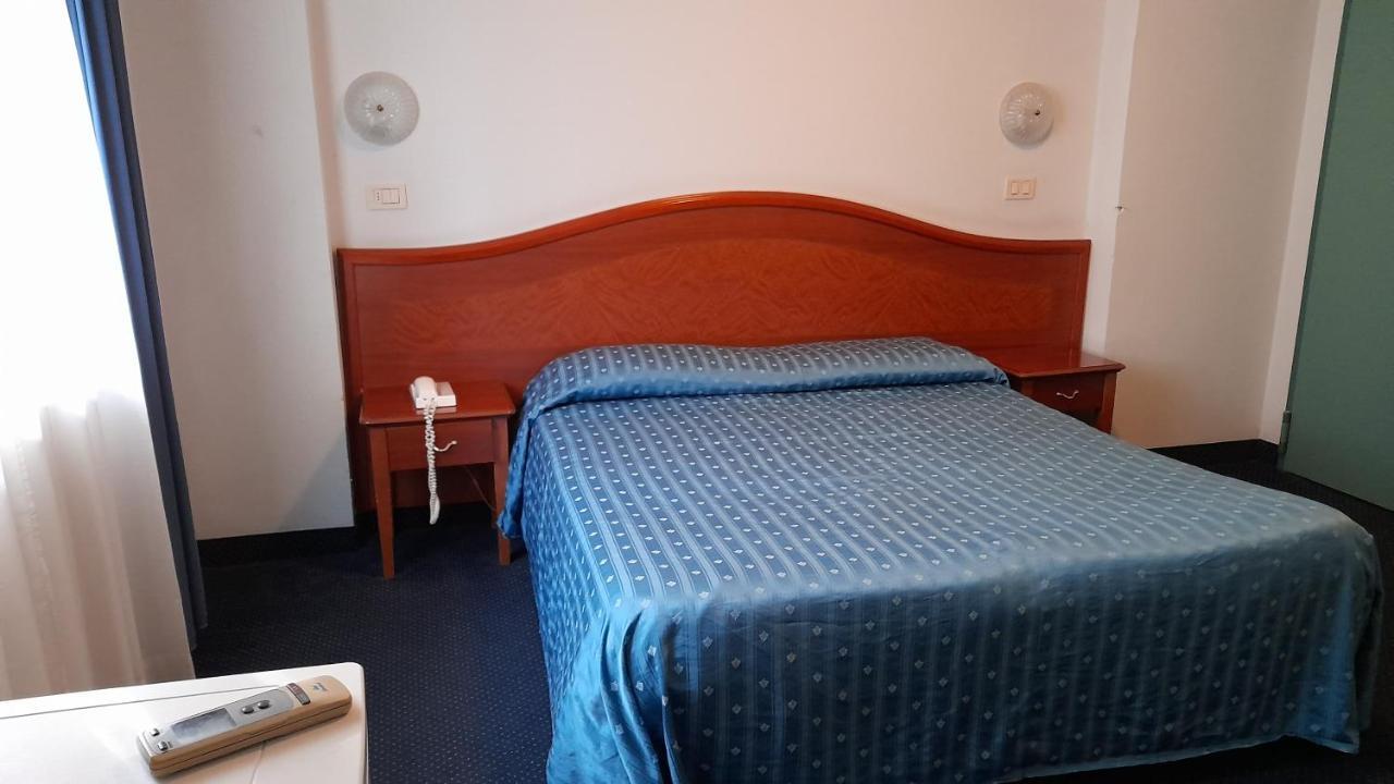Hotel Tortorina Urbino Extérieur photo